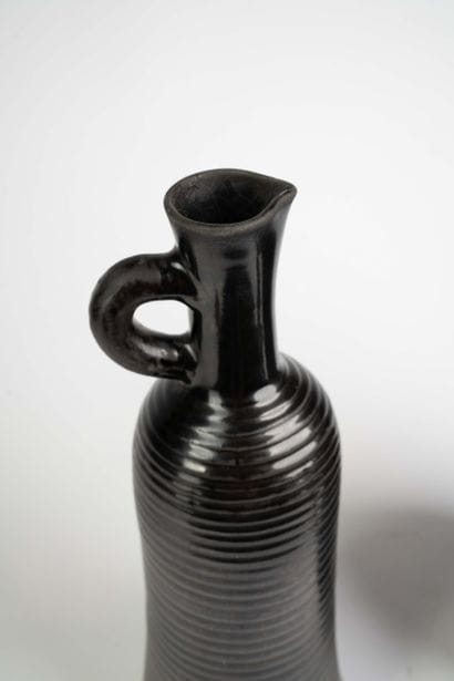 POTERIE D’ACCOLAY
Pichet-bouteille à une...