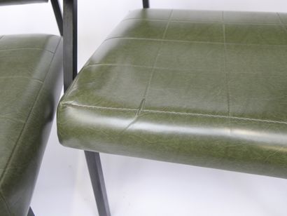 Ensemble comprenant 2 fauteuils et 4 chaises...