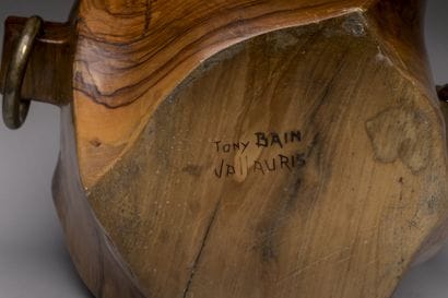 * TONY BAIN A VALLAURIS
Etonnant seau à champagne...