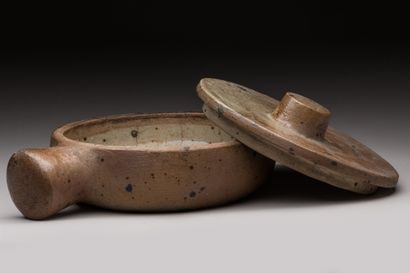 ELISABETH JOULIA (1925-2003)
Poêlon couvert.
Epreuve...