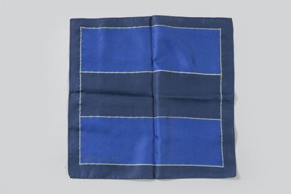 CHRISTIAN DIOR 
Foulard carré de poche en...