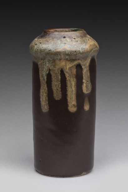 JEAN POINTU (1846-1925) 
Petit vase à la...