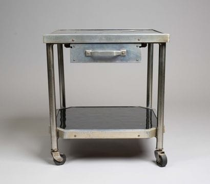 MOBILIER DE METIER DU XXe SIECLE
Desserte...