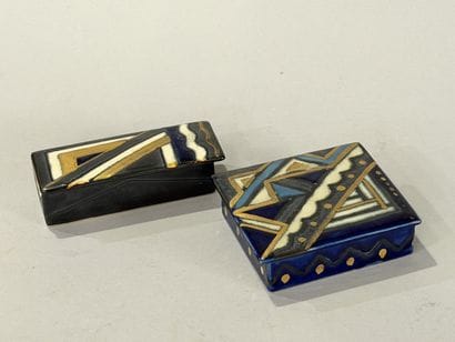 Quimper Odetta
Deux boîtes couvertes l’une...