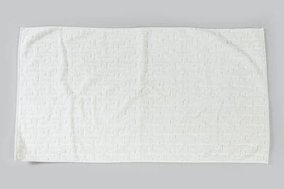 HERMES
Serviette de toilette en éponge 100%...