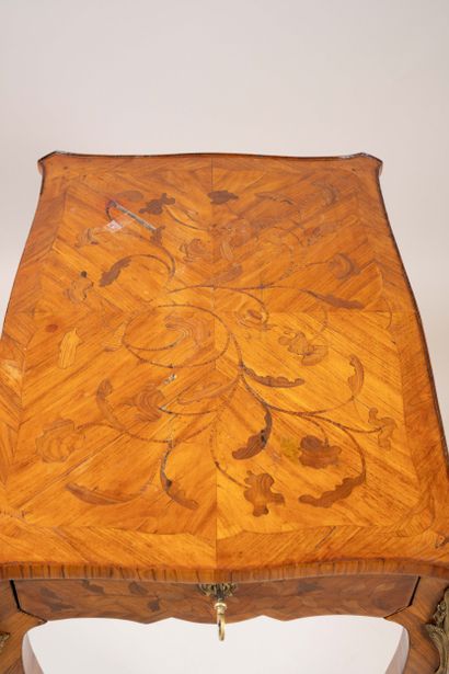 Quadrangular table in rosewood veneer inlaid...