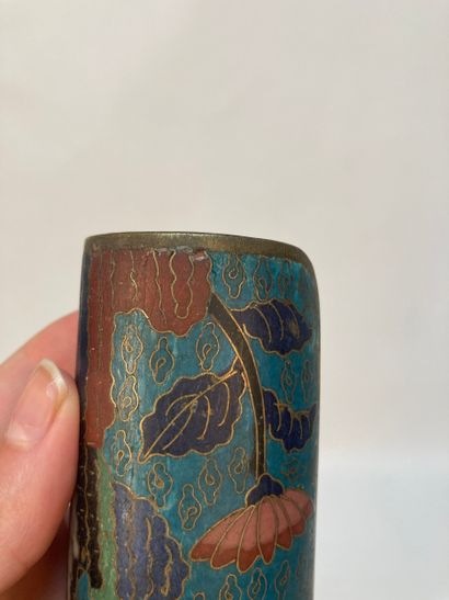 CHINA - 19th century
Two gilded bronze wrist...