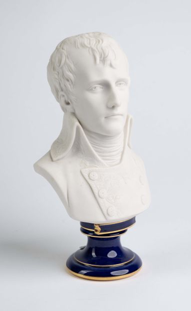 Sèvres, buste de Napoléon 1er en biscuit...