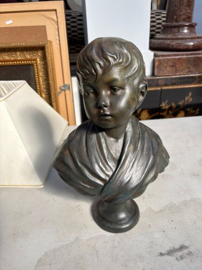 Buste d'enfant en bronze
haut : 37 cm