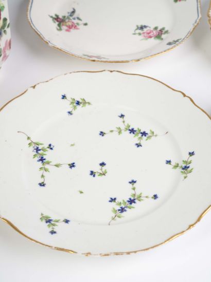 Set of 3 plates and a saucer in late 18th-century...