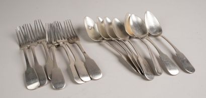 Suite de 7 couverts de table en argent uni-plat,...