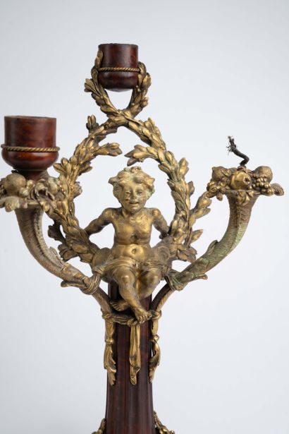 Paire de candélabres à trois bras de lumière...