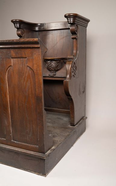 Paire de stalles d’église en chêne mouluré
XIXe...