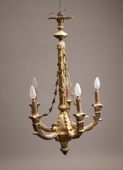 Lustre à cinq bras de lumière en bronze ciselé...