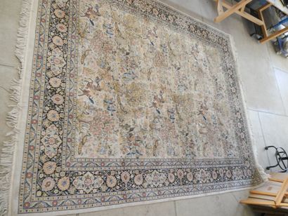 Tapis en laine du Cachemire à décor de scènes...