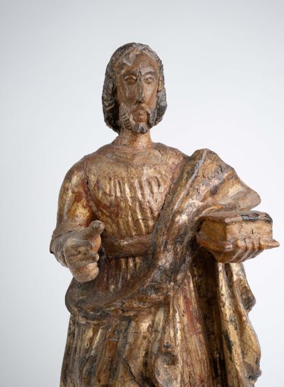 Saint évangéliste en bois sculpté, polychromé...