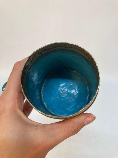 CHINA - 19th century
Cylindrical box made...