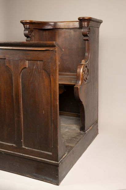 Paire de stalles d’église en chêne mouluré
XIXe...