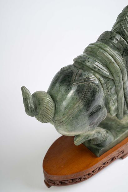 CHINE, XXe 
Statue de cheval se cabrant en...