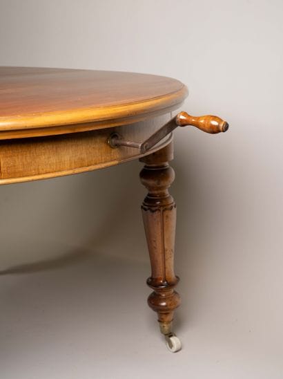 Dining table and 8 chairs
(with 3 extension...