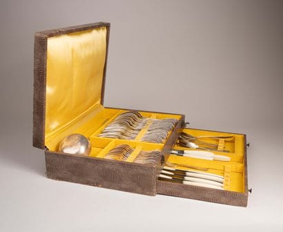 950°/°° silver tableware set, with a filigree...