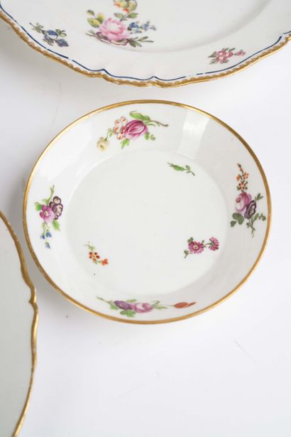 Set of 3 plates and a saucer in late 18th-century...