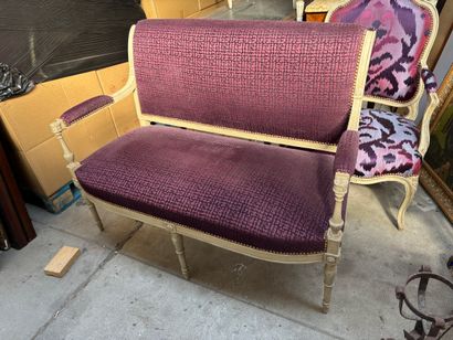 Canapé de style Directoire en bois mouluré,...