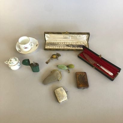 Assorted set: 
- silver and mother-of-pearl...