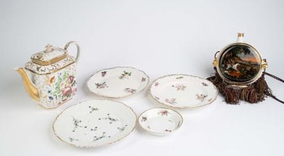 Set of 3 plates and a saucer in late 18th-century...