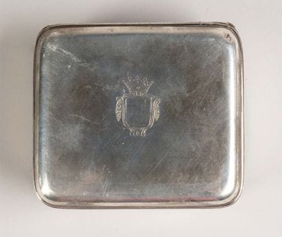 Silver-plated box with a lid decorated with...