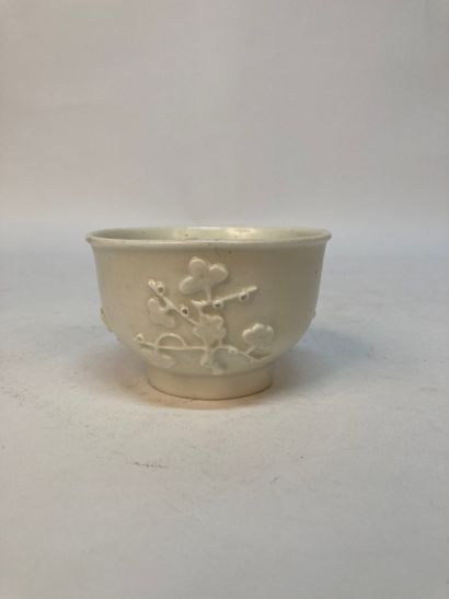 CHINA, Dehua - 18th century
Small white-glazed...