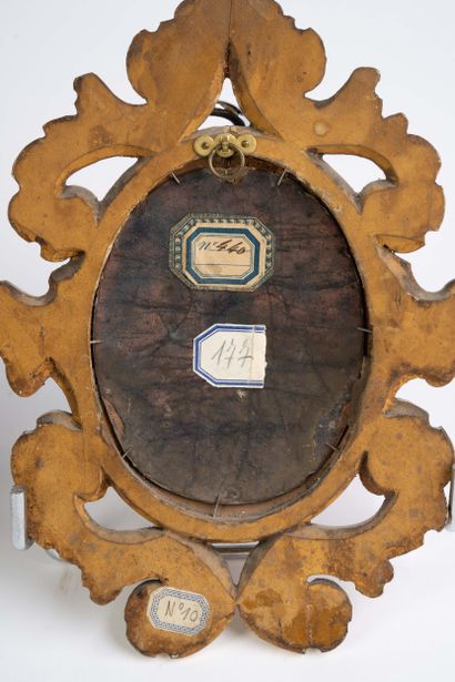 Paire de plaques en émail peint en grisaille...