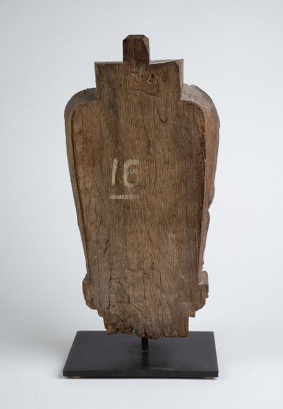 INDE, XXe 
Elément de chapiteau en bois sculpté...