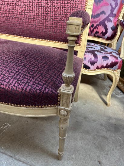 Canapé de style Directoire en bois mouluré,...