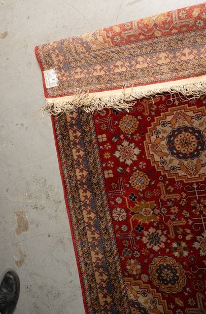 Russe Tapis laine Sur fond rouge SHIRVAN...