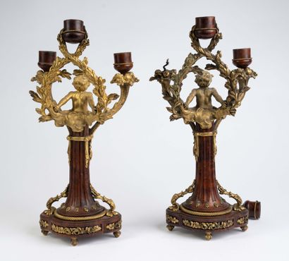 Paire de candélabres à trois bras de lumière...