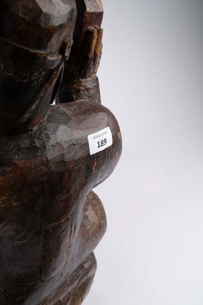 CHINE, fin du XIXe 
Statue de guerrier asiatique...