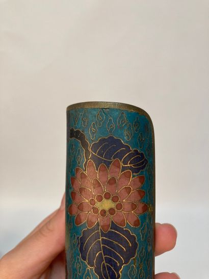 CHINA - 19th century
Two gilded bronze wrist...