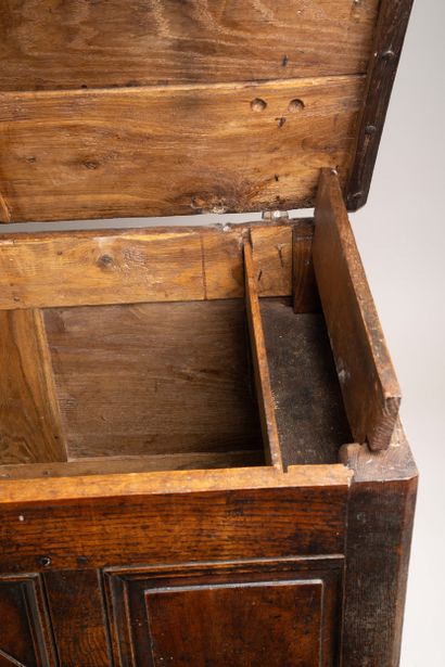 Rectangular chest made of molded oak, with...