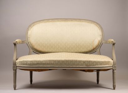Living room furniture with cabriolet-style...