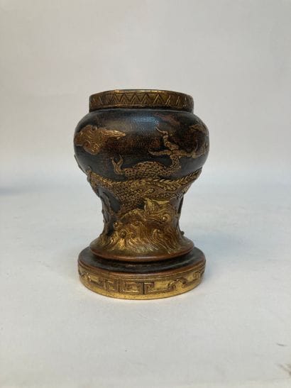 CHINA - 17th century
Small baluster vase...