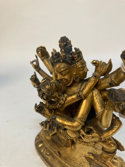 SINO-TIBETAN WORK - 18th century
Gilded bronze...