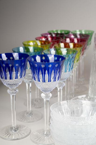 Service de verres et à dessert en cristal...