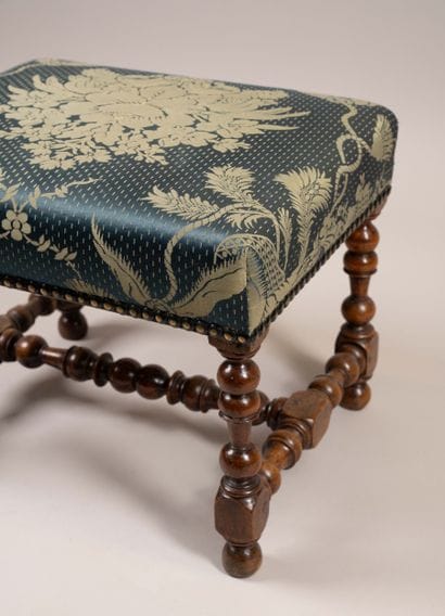 Quadrangular stool made of turned baluster...