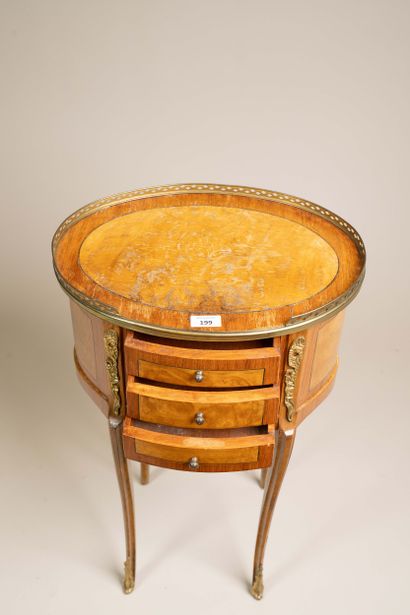Table chiffonnière en placage de bois Indigènes...