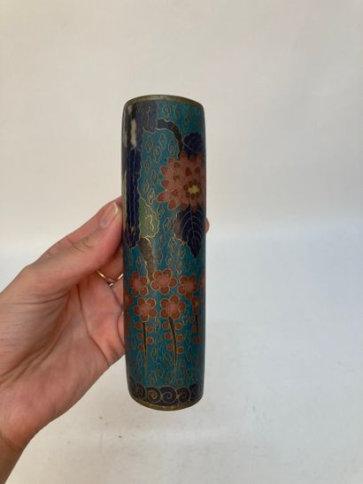 CHINA - 19th century
Two gilded bronze wrist...