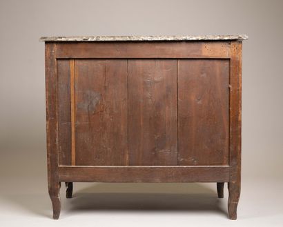 Mid-century chest of drawers in rosewood...
