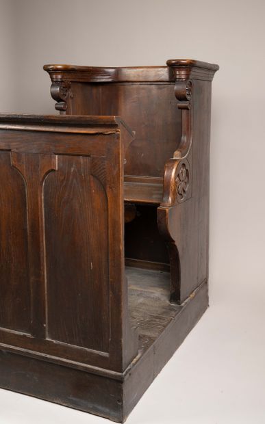Paire de stalles d’église en chêne mouluré
XIXe...