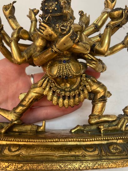 SINO-TIBETAN WORK - 18th century
Gilded bronze...