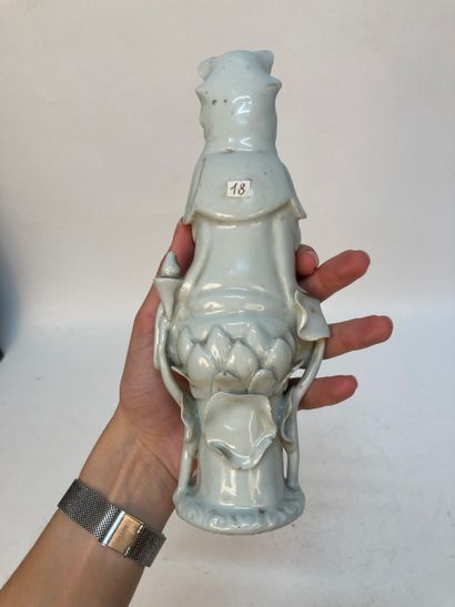 CHINA, Dehua - 20th century
Porcelain Guanyin...